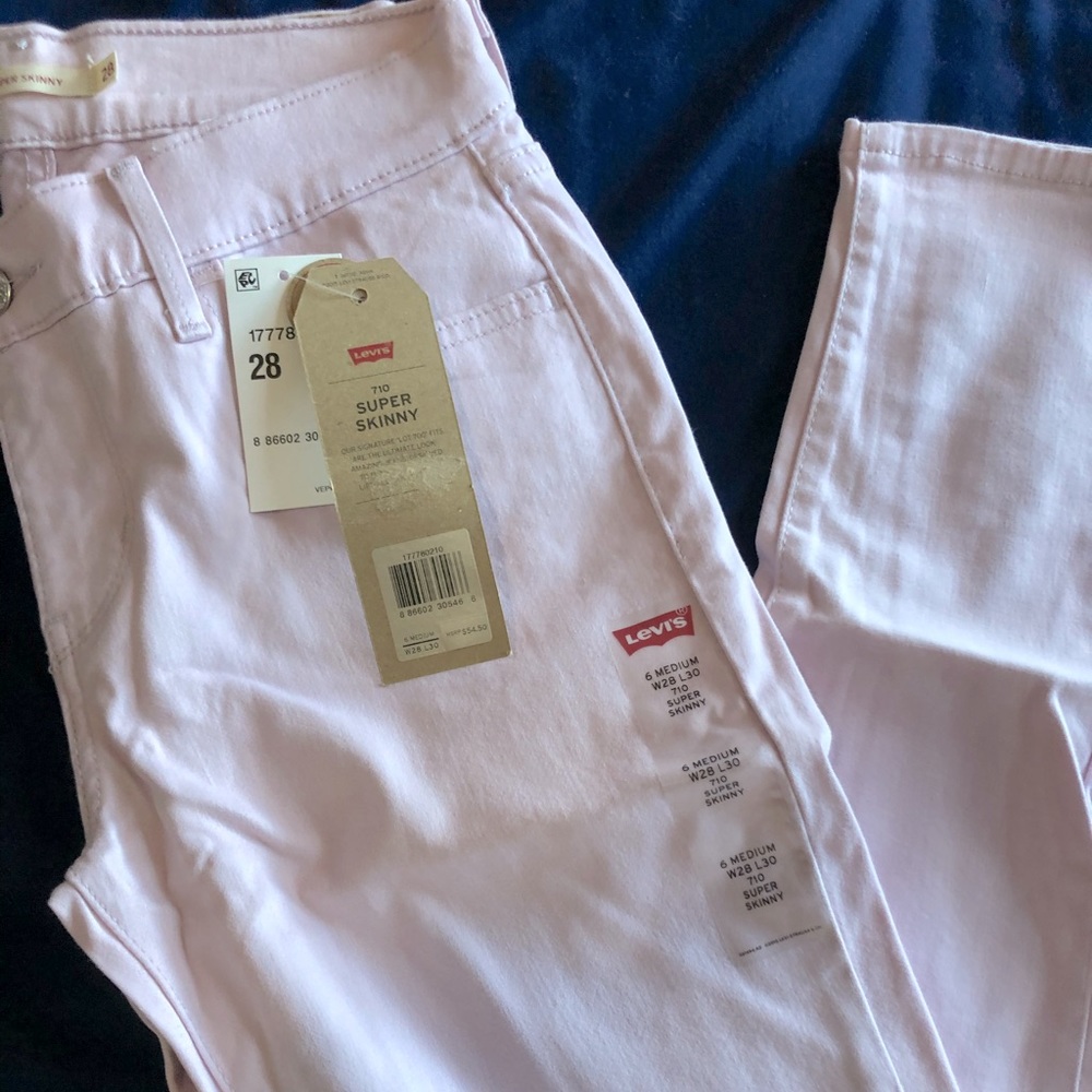 Levi’s 710 Super Skinny pink jeans size 28